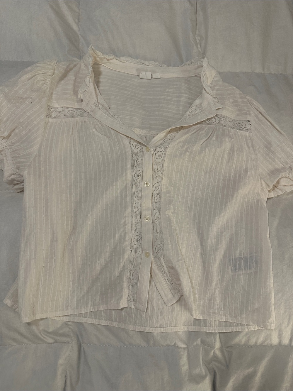 Gap cropped Lace-Trim Button Front Blouse
